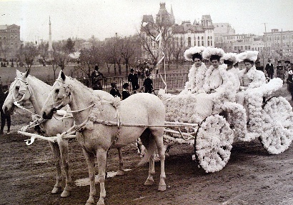 Texas - Austin Carnival Floral Parade, Women on buggy 
