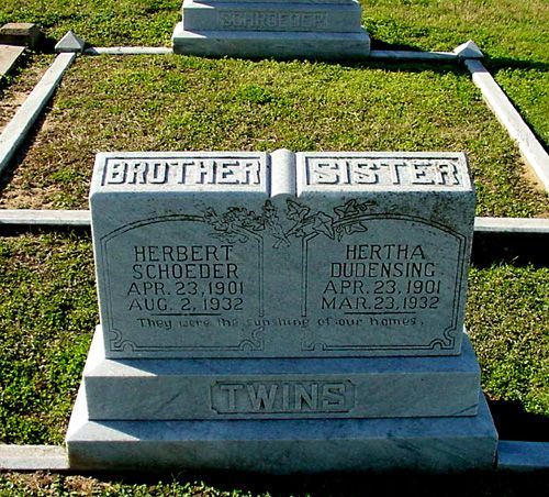 TX - Industry United MethodistChurch Cemetery  TwinsTombstone