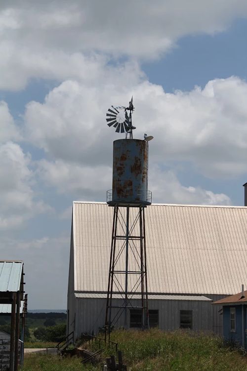 Beattie TX - Water Tank Windmill 