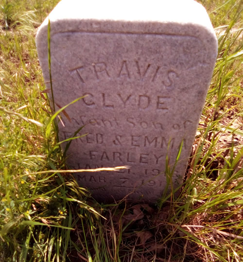 Blanton TX - Hill County Blanton Cemetery Travis Clyde tombstone 