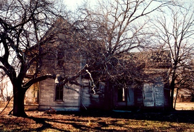 abandoned house in Bruceville-Eddy, Texas