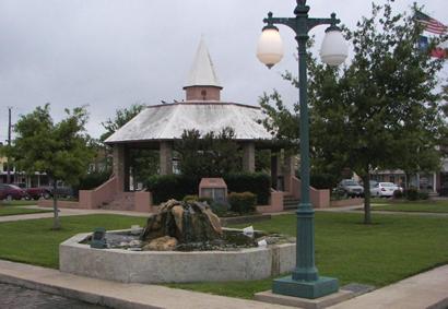 Cooper Texas courthouse square