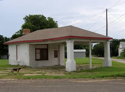 Dawson Texas closed gas station