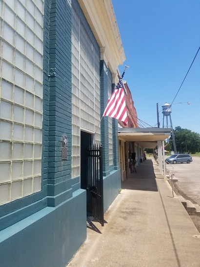 Deport TX -  First State Bank building