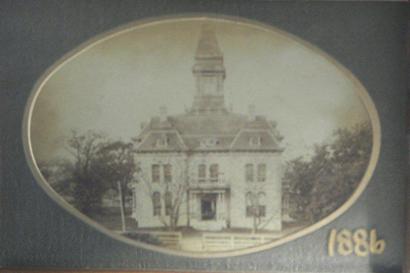 Hamilton  Texas - 1886 Hamilton County Courthouse before remodeling