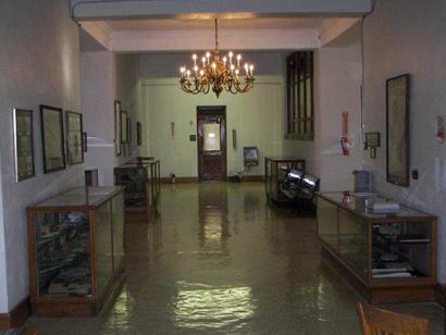 Hamilton Texas - Hamilton County courthouse hallway museum
