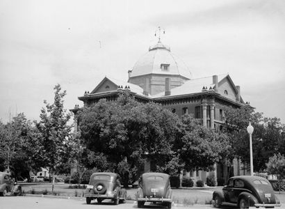 Clay County courthouse, Henrietta, Texas in 1939