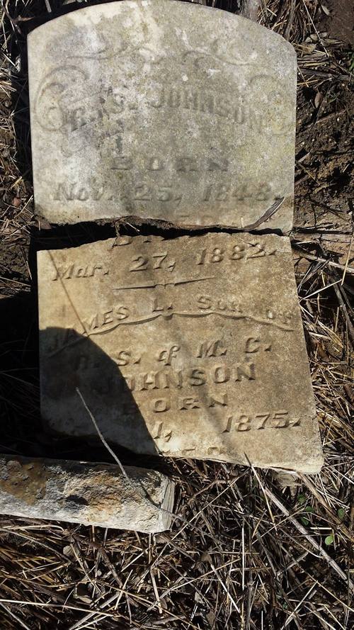 Hill County TX - broken tombsotne in  Cemetery in Mayfield 