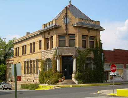 Pilot Point Texas bank and antique store