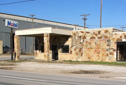 Rhome, Texas rock gas station