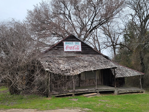 TX - Stewards Mill store in state of collapse