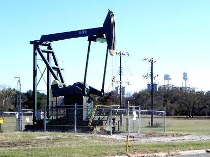 Van Tx - Oil Well