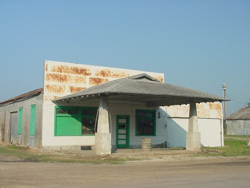 Buckholtz TX - Old gas stations
