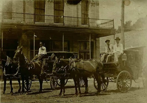 Cuero Texas - Horton's Carriage Business 1911
