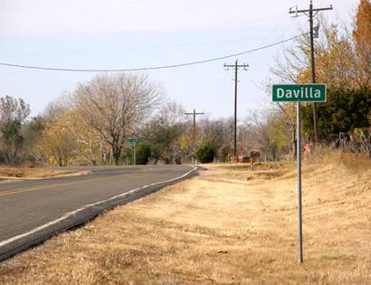 Davilla Tx Road Sign
