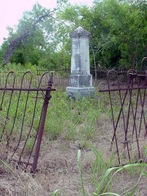 TX Caldwell County Lone Oak Cemetery Huff Family plot