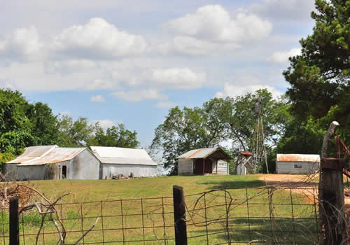 New Wehdem  Texas - farm houses with  windmill