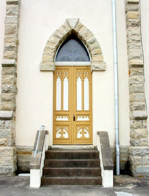 Praha, Texas painted church, entrance