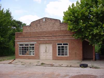 Old gas station in Ridge, Texas
