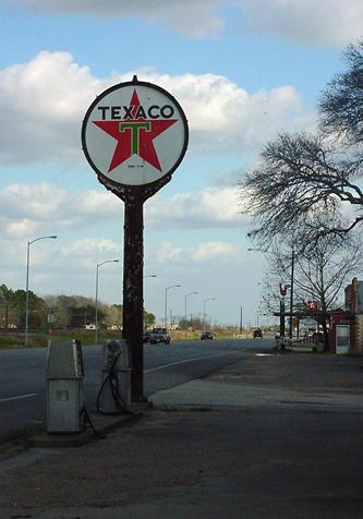 Wallis TX Texaco station