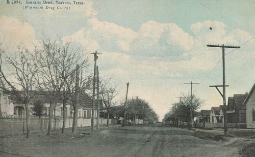 Yoakum TX -  Gonzales Street old postcard 