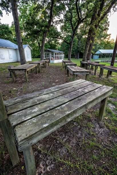 TX - Becks Chapel picnic tables
