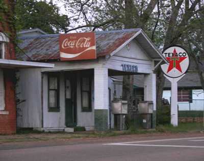 Bloomburg Texas - Texaco  gas Station 