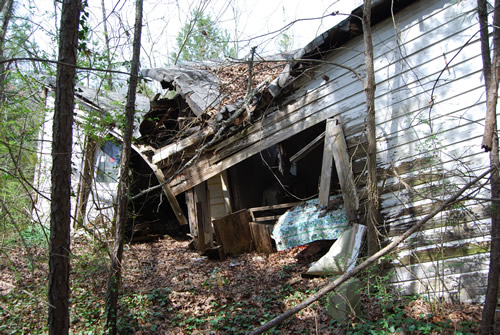 Gregg County, Camden, Texas - collapsing abandoned house