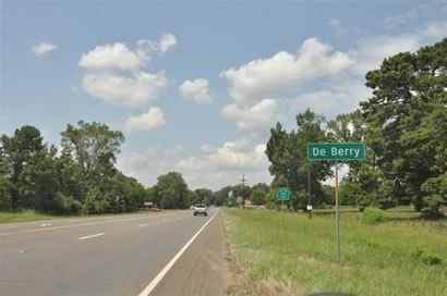 De Berry TX city highway sign