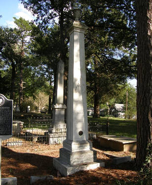 Huntsville Tx -  Oakwood Cemetery - Col Henderson Yoakum Marker