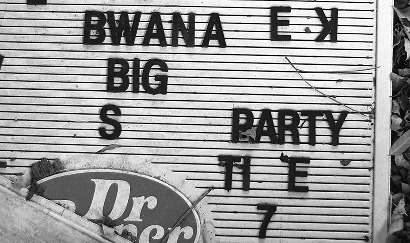 Karnack TX Bwana Disco  old sign