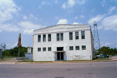 Kilgore TX - White Building