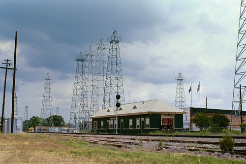 Kilgore, Texas former depot and Oil derricks 