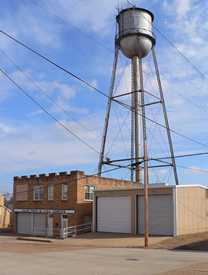 Water tower in Overton, Texas