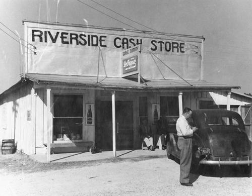 Riverside Cash Store Mr Homer and Mr Jake TX