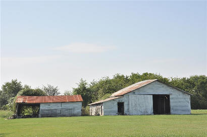 Shadowland TX Barn