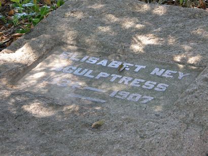 Elizabet Ney's tombstone,  Liendo Plantation Cemetery