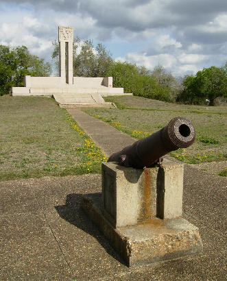 Goliad TX Centennial Monument Fannin's Men and Cannon