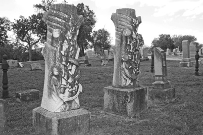 Seguine, Texas - Riverside Cemetery  tombstones with anchors