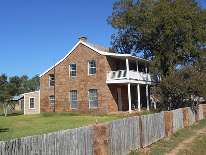 TX - Loyal Valley  house