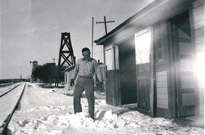 Tesnus Texas -  signal foreman standing outside in the snow