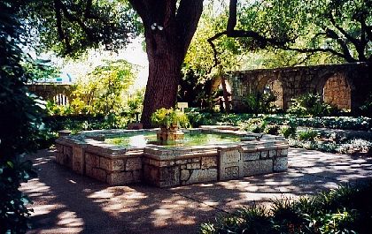 Alamo courtyard and fountain