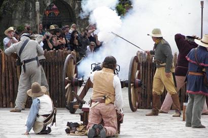 Alamo Battle - Cannon shot