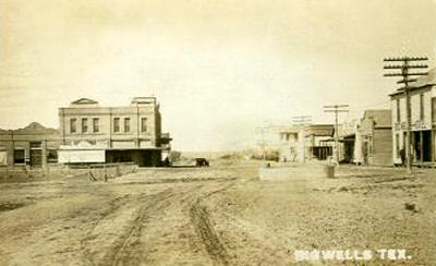 Big Wells, Texas street scene, 1914