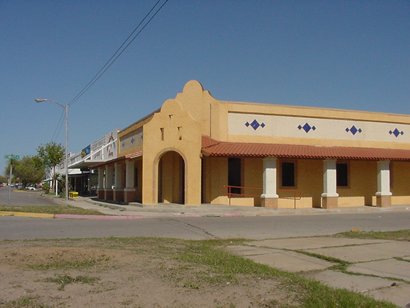 Crystal City TX - Alamo motif