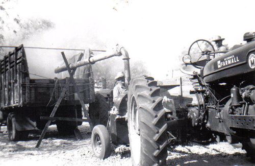 Dewee TX  - Tractor