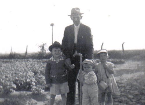 Dewee TX  - Wenzel Hassler and children Alfred, Barbara and Werner