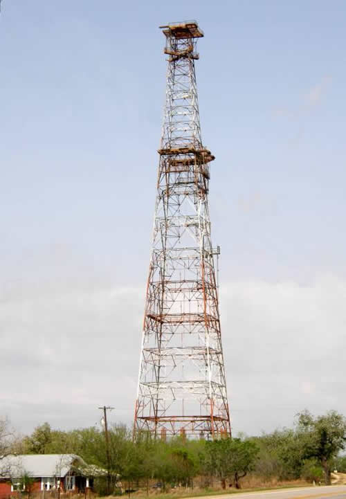 Floresville, TX - abandoned tower