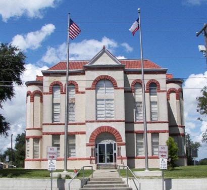  Karnes County courthouse, Karnes City Texas
