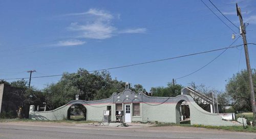 Oilton TX - Old gas station